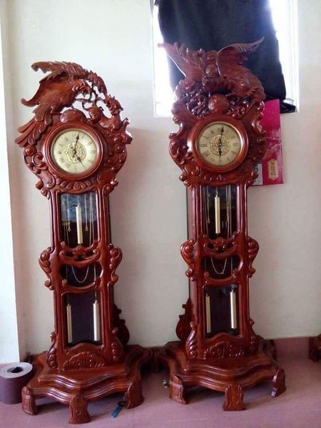 Đồng hồ Anh hùng tương ngộ gỗ hương vân