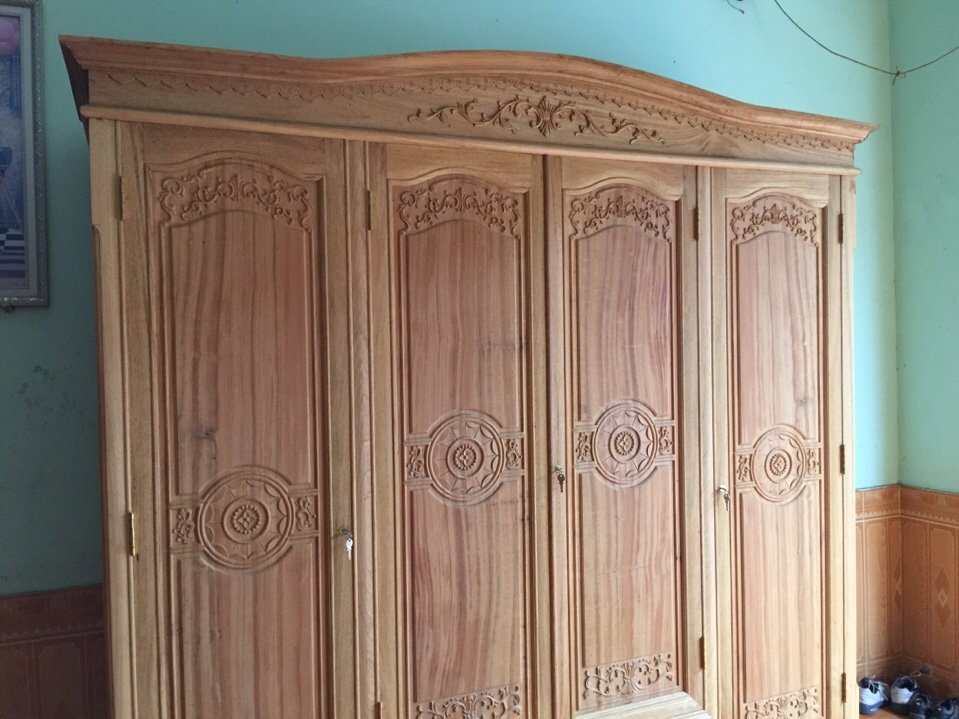 Tủ áo 3 buồng 4 cánh (ván cánh 1,3, kích thước 220cm)