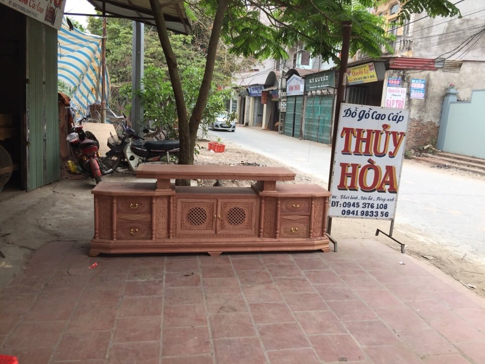 Kệ tivi kiểu mõ 240cm